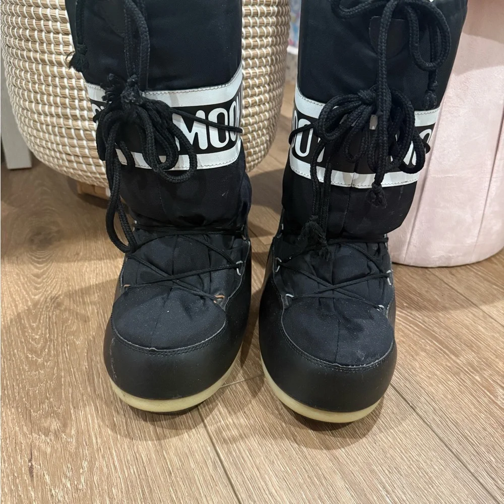 Moon Boot Black Snow Boots with Cream Sole and Branded Strap - Picture 4 of 5